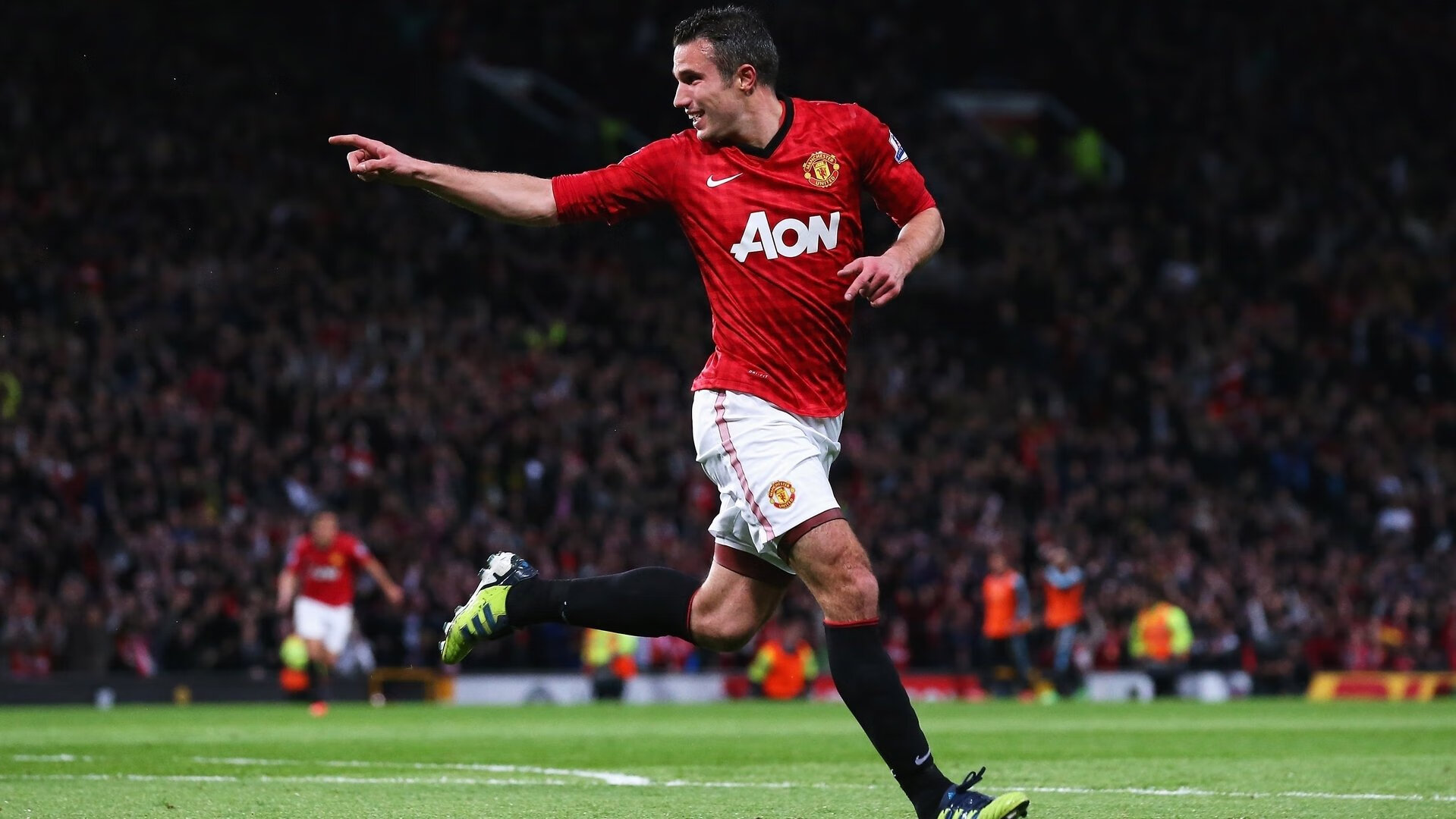 开云体育下载-当篮球的狂潮冲垮F1的街道，一场关于接管的跨时空对话