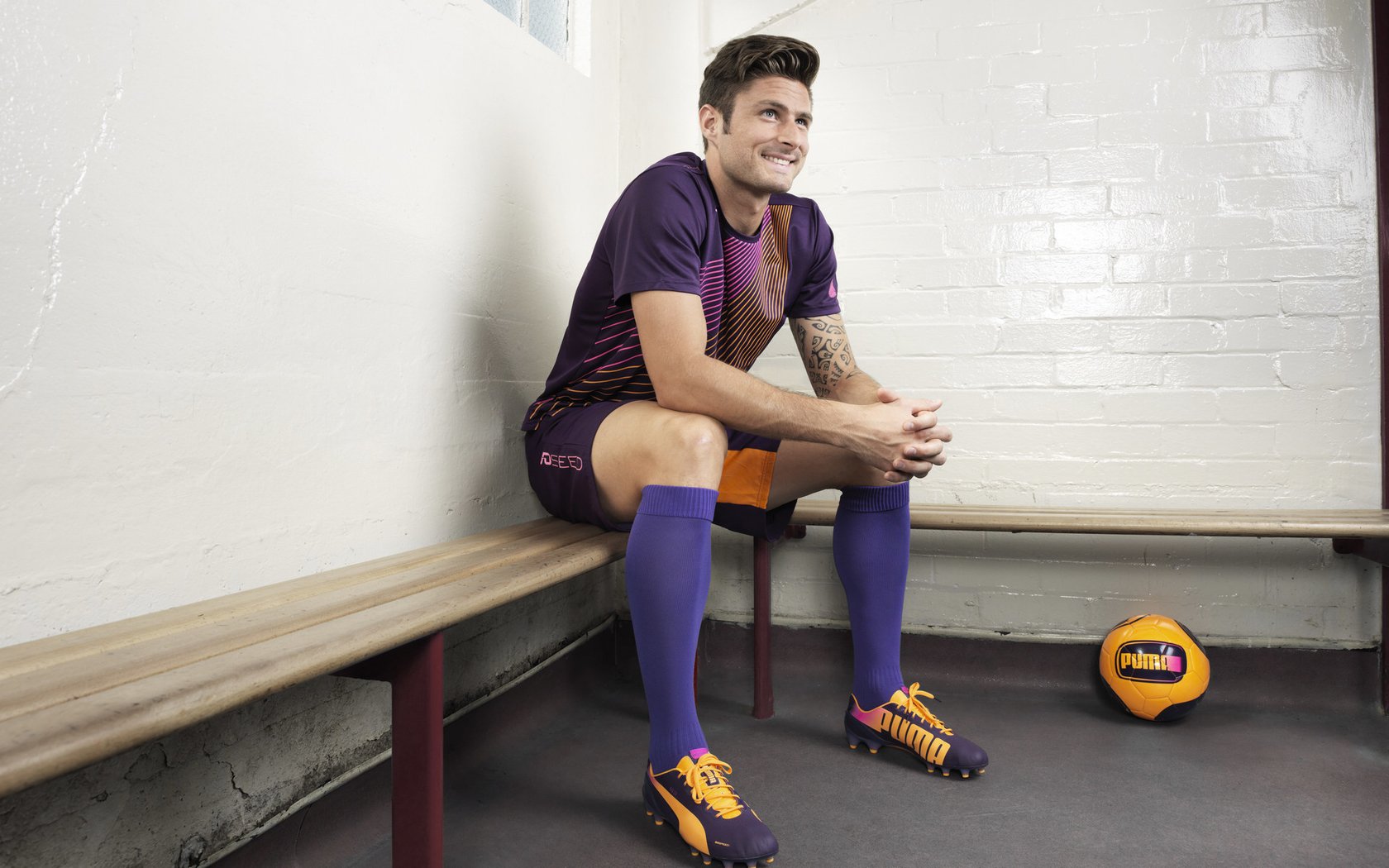 开云APP-足球场上的突尼斯碾压，当卡塞米罗们在产业赛场连续得分  第2张