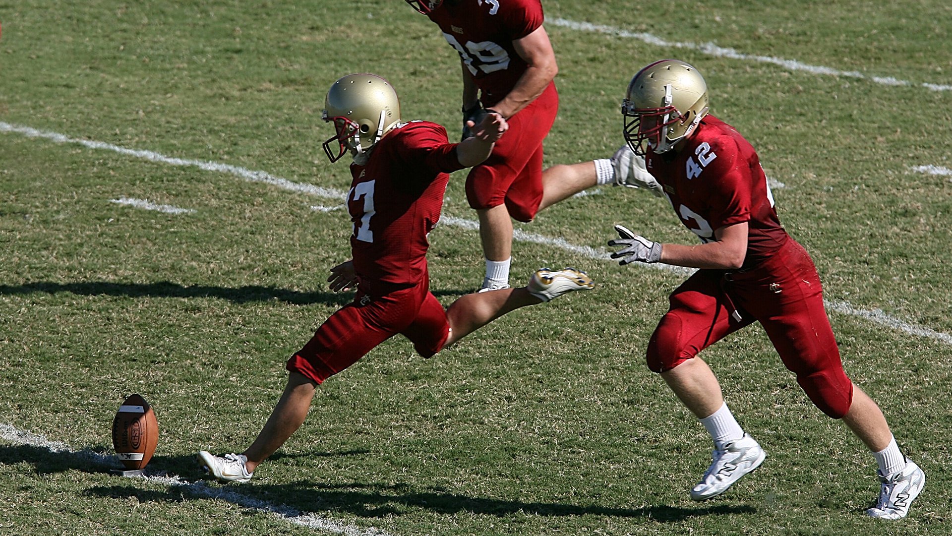 开云官网-德里赫特压力下完成爆发，安哥拉血拼多特蒙德，一场足球与生存的平行叙事